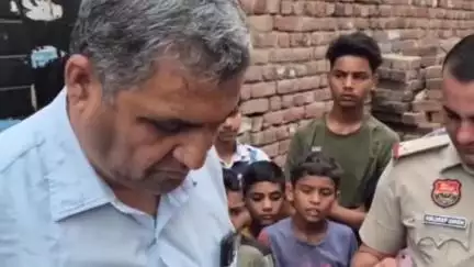 करनाल: बांसा गांव में बाल कल्याण टीम ने नाबालिग लड़की की शादी रुकवाई, पुलिस भी बुलाई गई, दो बहनों की थी शादी