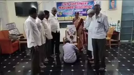 గుంతకల్లు: గుత్తి పట్టణంలోని ప్రభుత్వ పెన్షనర్ల భవనంలో ప్రజాకవి శ్రీశ్రీ 42వ వర్ధంతి, శ్రీశ్రీ కి ఘన నివాళి