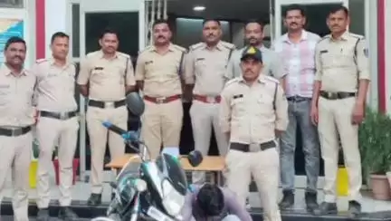 बड़वानी: बड़वानी कोतवाली पुलिस ने झपटमारी के आरोपी को पकड़ा, कोर्ट में पेश कर भेजा जेल