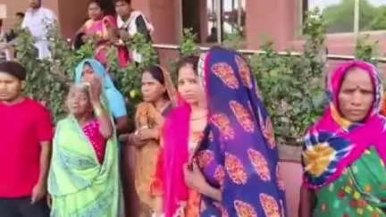 सुल्तानपुर: राजकीय मेडिकल कॉलेज सुलतानपुर में डॉक्टर पर लापरवाही का आरोप, पेट दर्द की मरीज की इलाज के दौरान मौत