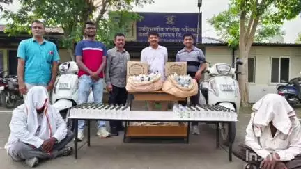 खामगाव: कंझारा शिवार येथे व खामगाव चिखली बायपासवर स्कुटीवर देशी दारू मुद्देमाल घेऊन जाणाऱ्या दोघांना पकडले तर 1 जण फरार