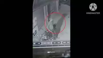 बस्ती: कोतवाली थाना क्षेत्र में वर्मा बिल्डिंग मटेरियल के सामने खड़ी मोटरसाइकिल को अज्ञात चोरों ने बनाया निशाना, वीडियो वायरल