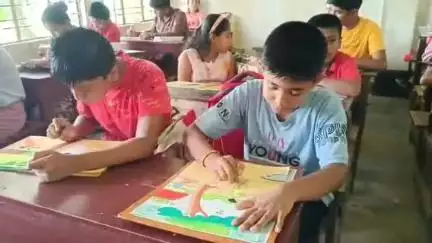 সাব্রুম: হিল্লী গ্রিন আর্ট অ্যান্ড ক্রাফট সেন্টারের উদ্যোগে সাব্রুম দ্বাদশ শ্রেণি বিদ্যালয়ে আয়োজিত বার্ষিক অঙ্কন পরীক্ষা