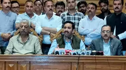 शिमला शहरी: मंत्री विक्रमादित्य ने कहा- 23 जून नहीं 15 जुलाई को रिज पर होगा पूर्व मुख्यमंत्री वीरभद्र सिंह की प्रतिमा का अनावरण