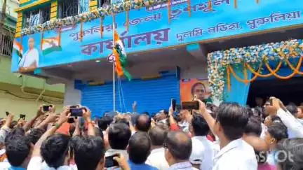 পুরুলিয়া ১: দুলমী-নডিহা এলাকায় তৃণমূলের জেলা কার্যালয়ের উদ্বোধন করলেন জেলা চেয়ারম্যান, উপস্থিত মন্ত্রী সহ অন্যরা