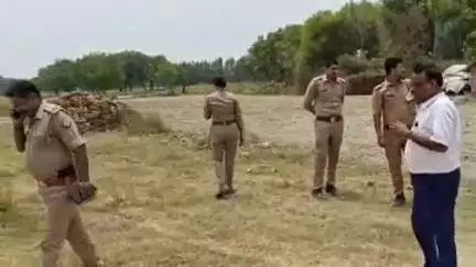 मधुबन: चंदनपुर में अवैध मिट्टी खनन की सूचना पर पहुंचे एसडीएम, अभिलेख प्रस्तुत करने का दिया आदेश