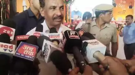 ରାୟଗଡା: ସ୍ଥାନୀୟ GCD ପଡିଆରେ ଆୟୋଜିତ ବିକାଶ ବାହନ ମେଳା ଉଦଘାଟନୀ ଉତ୍ସବରେ ଯୋଗଦେଇ ପ୍ରତିକ୍ରିୟା ରଖିଲେ ମନ୍ତ୍ରୀ