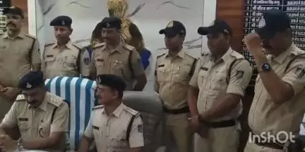 कुक्षी: सुसारी में कुक्षी पुलिस की कार्रवाई, ₹75000 का 1.676 किलो गांजा ज़ब्त, आरोपी गिरफ्तार