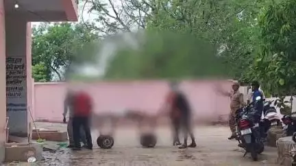 झांसी: गोरखपुर से बैंगलोर मजदूरी करने जाते वक्त लोकमान्य तिलक ट्रेन में अज्ञात कारणों से झांसी स्टेशन पर युवक की हुई मौत