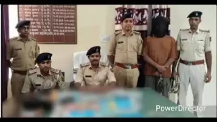 कटिहार: सहायक थाना पुलिस ने ह्र्दयगंज से साइबर फ्रॉड मामले में एक को पकड़ा, 18 ATM, 15 पासबुक व तीन मोबाइल बरामद