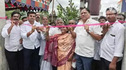 డోర్నకల్: రోడ్డు ప్రమాదంలో మృతి చెందిన తండ్రి కొడుకులకు విగ్రహాలు,ఆవిష్కరించిన డోర్నకల్ మాజీ ఎమ్మెల్యే రెడ్యానాయక్