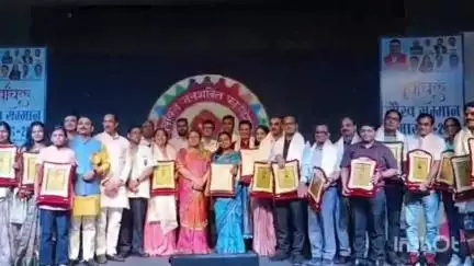 गोरखपुर: पूर्वांचल गौरव सम्मान 2025 का आयोजन होटल कोर्टयार्ड बाय मैरियट में हुआ, देशभर से 35 विभूतियों को किया गया सम्मानित