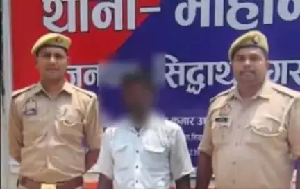 नौगढ़: ककरहवा पुलिस चौकी ने तस्करी के लिए ले जा रहे 5 बोरी चावल के साथ एक व्यक्ति को पिलर सं 543 के पास किया गिरफ्तार