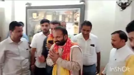 हापुड़: मीनाक्षी रोड पर स्थित सदर विधायक के आवास पर 11 साल बेमिसाल कार्यक्रम में शामिल हुए BJP के प्रदेश प्रवक्ता चंद्र मोहन