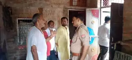 जालौन: शहजादपुरा गांव में अज्ञात कारणों से एक व्यक्ति ने फांसी लगाकर की आत्महत्या, जांच में जुटी पुलिस