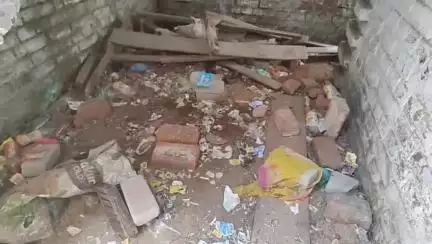 एगारकुंड: मैथन मोड़ का बंद शंकर टॉकीज बना नशेड़ियों का अड्डा, युवा पीढ़ी हो रही नशे का शिकार