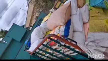 పొన్నూరు: పాత రెడ్డిపాలెం గ్రామంలో అక్రమంగా నిర్వహించిన రేషన్ బియ్యాన్ని పట్టుకున్న పోలీసులు
