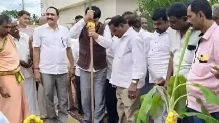 ಚನ್ನಪಟ್ಟಣ: ಗುಣಮಟ್ಟದ ರಸ್ತೆ ಕಾಮಗಾರಿಗೆ ಆದ್ಯತೆ ನೀಡಿ : ಸಿಂಗರಾಜಿಪುರದಲ್ಲಿ ಶಾಸಕ ಸಿ.ಪಿ. ಯೋಗೇಶ್ವರ್