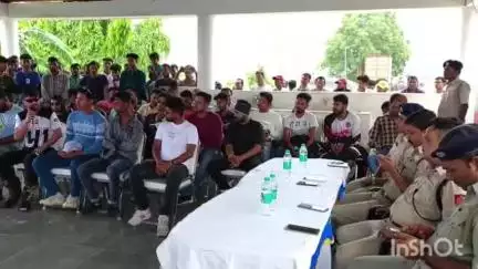 ধনিয়াখালি: দূর্ঘটনা এরাতে গুরাপ হাইওয়ে সংলগ্ন একটি ধাবায় সুপার বাইকারদের জন্য পথ নিরাপত্তার বিষয়ে বিশেষ শিবিরের আয়োজন জেলাপুলিশের