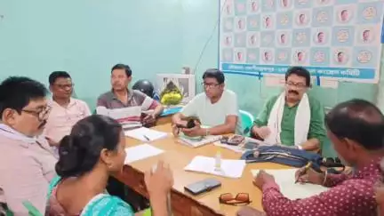 গোপীবল্লভপুর ২: বিধানসভা নির্বাচন ও ২১ শে জুলাই শহীদ স্মরণ কে সামনে রেখে তপশিয়া তে অঞ্চল তৃণমূলের নেতৃত্বদের নিয়ে হল বর্ধিত সভা