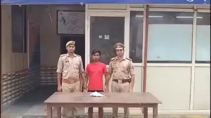 शाहजहांपुर: चौक कोतवाली पुलिस ने चौकी राजघाट के पास से तमंचा और कारतूस के साथ अभियुक्त को किया गिरफ्तार