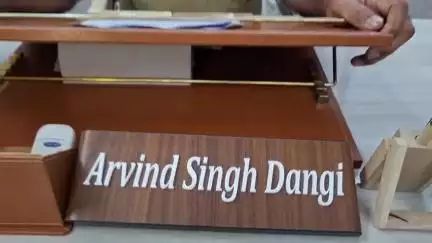 छतरपुर नगर: महोबा रोड पर फॉरेस्ट कार्यालय के पास से कोतवाली पुलिस ने अवैध गांजे के साथ आरोपी को गिरफ्तार किया