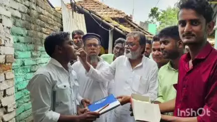 হরিশ্চন্দ্রপুর ১: হরিশ্চন্দ্রপুর এলাকায় মেধাবীর ছাত্রকে সম্বর্ধনা জ্ঞাপন করতে তার বাড়িতে পৌঁছলেন রাজ্য সরকারের প্রতিমন্ত্রী