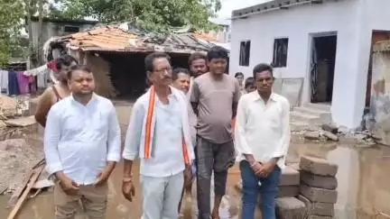 అసిఫాబాద్: బంబార గ్రామంలోని ఎస్సీ కాలనీలో డ్రైనేజీ లేక ఇళ్లలోకి చేరుతున్న వర్షపు నీరు, ఇబ్బందులు పడుతున్న కాలనీవాసులు #localissue