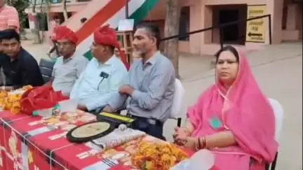 सोजत: सोजत तहसील के सिसरवादा गांव में सोजत विधायक शोभा चौहान की मौजूदगी में केसरिया कवर वॉलीबॉल प्रतियोगिता का आयोजन किया गया
