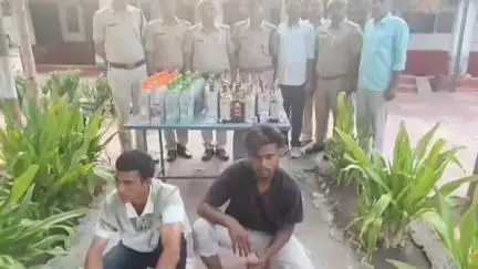 पाली: सदर थाना क्षेत्र पाली के बोमादड़ा रेलवे स्टेशन पर जीआरपी ने पाली के 2 तस्करों को गिरफ्तार कर 84 बोतल शराब की बरामदगी की