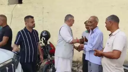 नाहन: नौंणी का बाग में विकास कार्यों का जायजा लेने पहुंचे स्थानीय विधायक अजय सोलंकी