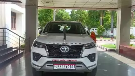 इटावा: गौ सेवा आयोग के अध्यक्ष रमाकांत उपाध्याय पहुंचे इटावा, गायों के मिले कंकाल व मीट की सूचना को लेकर करेंगे निरीक्षण