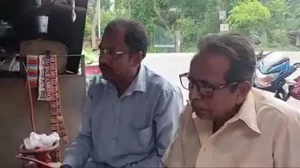 দেগঙ্গা: দেগঙ্গায় 40 বছর ধরে ভোগ দখলে থাকা সম্পত্তি থেকে গাছ কেটে দেওয়ার অভিযোগ প্রতিবেশীদের বিরুদ্ধে, থানায় অভিযোগ দায়ের