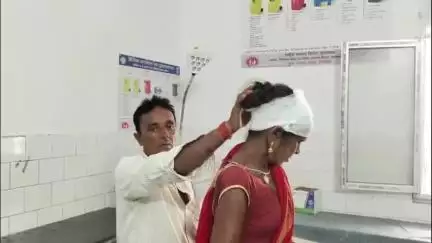 गिरिडीह: डुमरी में शराबी ने एक व्यक्ति और महिला से की मारपीट, सदर अस्पताल में इलाज जारी