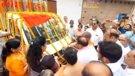 शिकोहाबाद: रोटरी क्लब शिकोहाबाद ने आव गंगा कमेटी को मोक्ष वाहन दान किया, अब खराब मौसम में नहीं आएगी समस्या