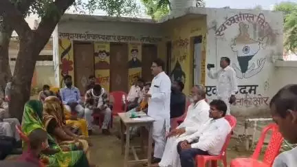 विकसित भारत का अमृत काल सेवा, सुशासन, गरीब कल्याण के 11 साल पूर्ण होने के उपरांत सैफई के ग्राम कुम्हावर में  आयोजित गोष्ठी में मुख्य अतिथि के रूप में रघुराज सिंह ex सांसद जी सम्मिलित हुए साथ मण्डल अध्यक्ष असनीत मंडल उपाध्यक्ष बबलू यादव