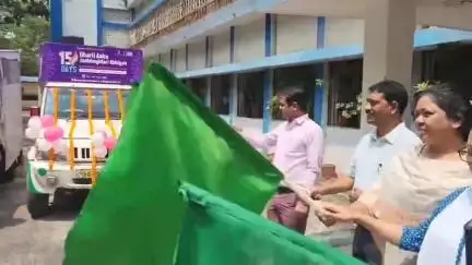 लोहरदगा: उपायुक्त डॉ. ताराचंद ने प्रचार रथ को किया रवाना, कहा- 15 से 30 जून तक जनजातीय गांवों में चलेगा अभियान