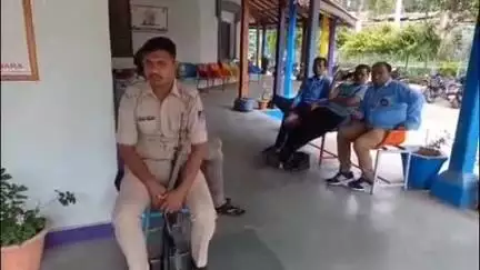 छिंदवाड़ा नगर: माध्यमिक शिक्षा मंडल की द्वितीय चरण की परीक्षा के लिए उत्कृष्ट विद्यालय से परीक्षा सामग्री का वितरण किया गया
