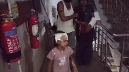 कटनी नगर: कटनी ग्रामीण: बाइक सवार को बचाने में पलटा ऑटो, छपरवाह-बिलगवाँ रोड पर हुई घटना