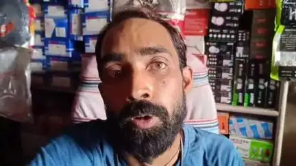 रामगढ़: रामगढ़ भुरकुंडा रामनवमी मैदान स्थित दुकान से चोरी कर भाग रहे चोर को स्थानीय लोगों ने पकड़ा