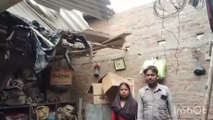 मनिका: नामुदाग में तेज आंधी से इस्लाम अंसारी के घर की छत टूटी, दूसरी जगह लेने को मजबूर हुए