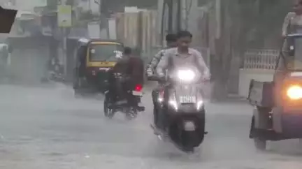 જૂનાગઢ: શહેરમાં ચોમાસાનો વિધિવત પ્રારંભ, જુદાજુદા વિસ્તારોમાં વરસાદી માહોલ