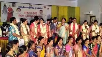 కోదాడ: ఆర్యవైశ్యులు అన్ని రంగాల్లో రాణించాలి: కోదాడలో ఆర్యవైశ్య మహాసభ స్వీకారోత్సవంలో
ఎమ్మెల్యే పద్మావతి