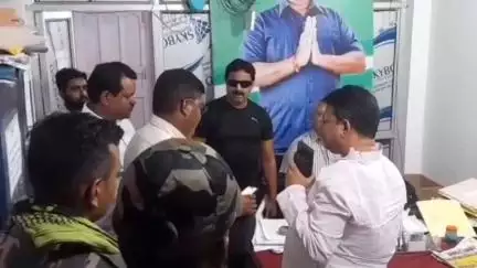 कांके: अरगोड़ा स्थित आरजेडी प्रदेश कार्यालय में प्रदेश अध्यक्ष पद के नामांकन की जांच के दौरान हंगामा