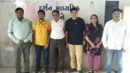 NEETની પરીક્ષામાં ગીર સોમનાથના 2 વિધાર્થી ઝળક્યા, દર્શન શાળાના બંને વિધાર્થીઓને શાળામાં સન્માનિત કરાયા