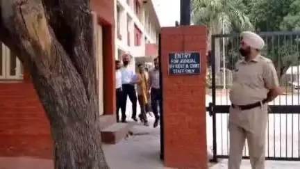 पंचकूला: ₹70 करोड़ की मनी लॉन्ड्रिंग में गिरफ्तार पूर्व विधायक रामनिवास सूरज खेड़ा कोर्ट में पेश