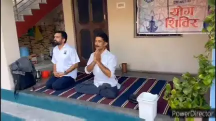 हमीरपुर: स्वाहल पंचायत के भाटी गांव में योग शिविर का हुआ शुभारंभ, सर्वजन कल्याण संस्था हमीरपुर करेगी संचालन