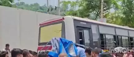 গুৱাহাটী: পাঞ্জাবাৰীত পথ দুৰ্ঘটনা সংঘটিত, আহত এগৰাকী মহিলা আৰু এজন পুৰুষ, দুয়োকে চিকিৎসালয়লৈ প্ৰেৰণ