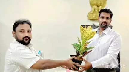 ఆదోని: సబ్ కలెక్టర్‌ను కలిసిన నూతన తహసీల్దార్ రమేష్