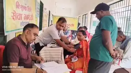 लोहरदगा: चुन्नीलाल स्कूल परिसर में सेवा भारती ने 157वां स्वास्थ्य शिविर किया आयोजित, 55 लोगों ने कराई नि:शुल्क जांच